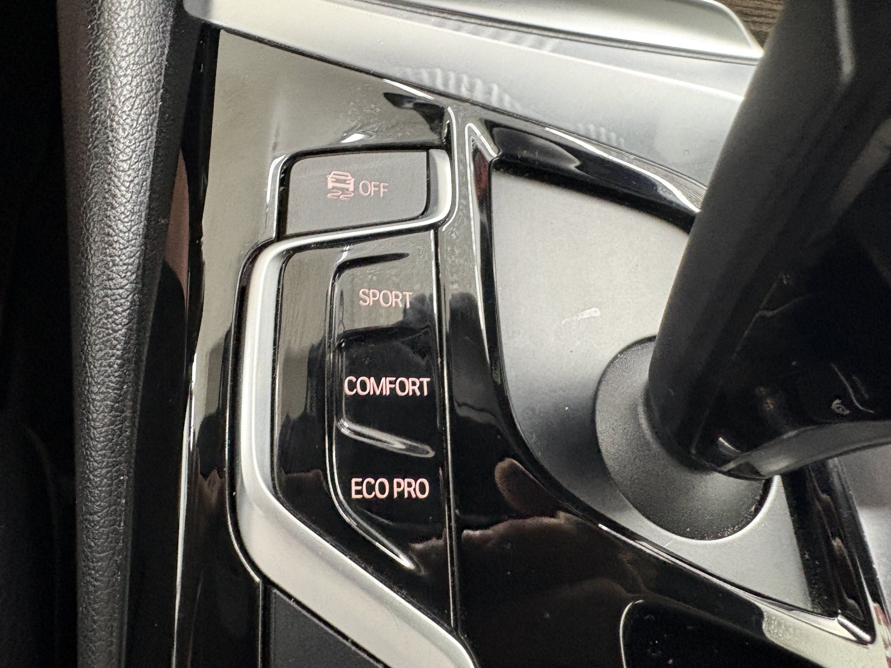 Used 2018 BMW 530i xDrive AWD/4WD image 23