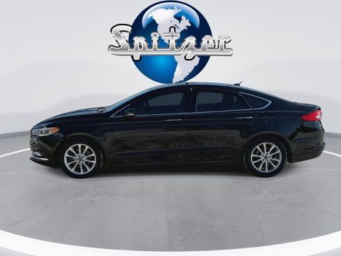 Used 2017 Ford Fusion SE image 6