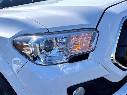 Used 2021 Toyota Tacoma SR5 w/ Technology Package AWD/4WD image 31