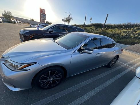 Used 2023 Lexus ES 350 w/ Premium Package FWD image 5