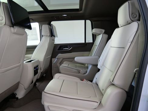 New 2026 GMC Yukon XL Denali w/ Denali Reserve Package AWD/4WD image 15