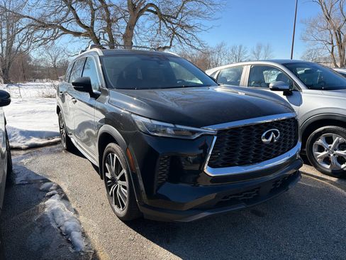 Used 2024 INFINITI QX60 Sensory image 3
