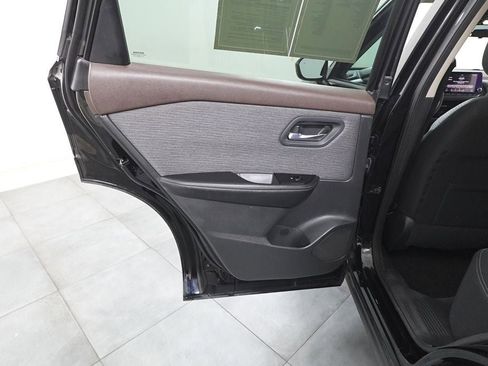 Used 2022 Nissan Rogue SV image 22