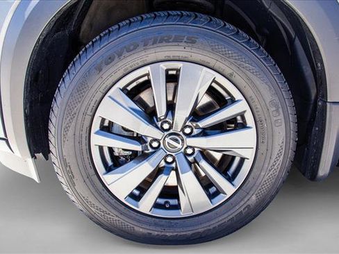 Used 2022 Nissan Pathfinder SV AWD/4WD image 9