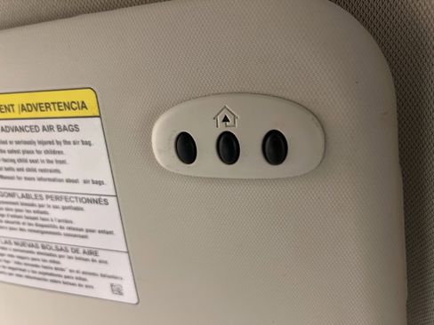 Used 2015 Ford C-MAX Energi SEL w/ Equipment Group 302A image 25