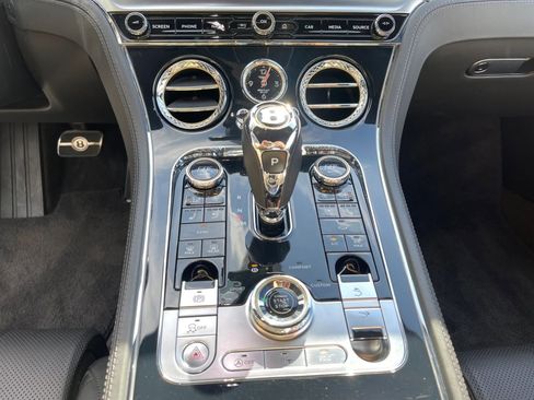 Used 2020 Bentley Continental GT image 30