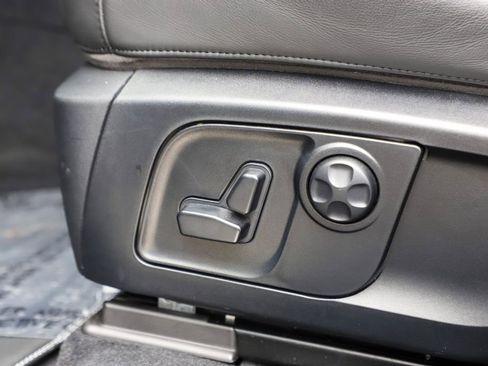 Used 2019 Maserati Levante Trofeo image 52