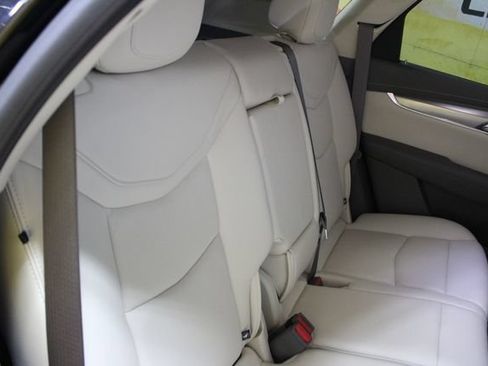Used 2025 Cadillac XT5 Premium Luxury w/ Technology Package AWD/4WD image 12
