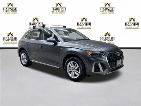 Used 2023 Audi Q5 2.0T Premium w/ Convenience Package AWD/4WD image 3