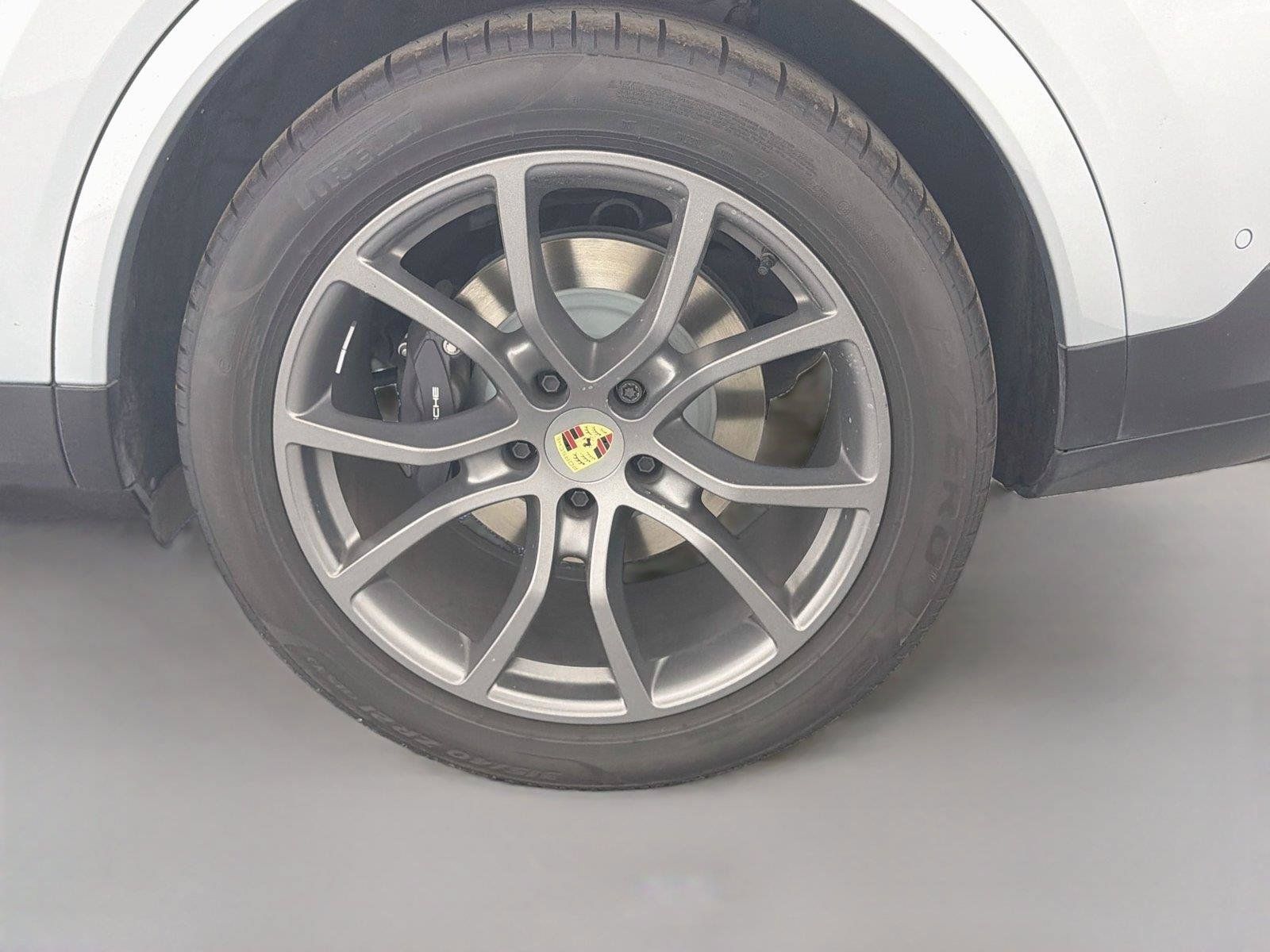 Certified 2024 Porsche Cayenne Coupe AWD/4WD image 12