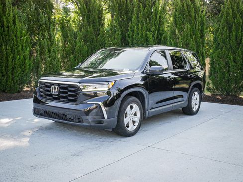 Used 2023 Honda Pilot LX image 5