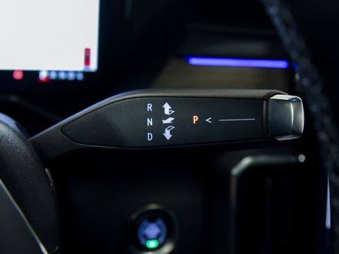 Used 2024 GMC Acadia Denali image 30