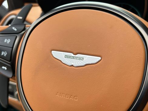 Used 2023 Aston Martin V8 Vantage Roadster RWD image 32