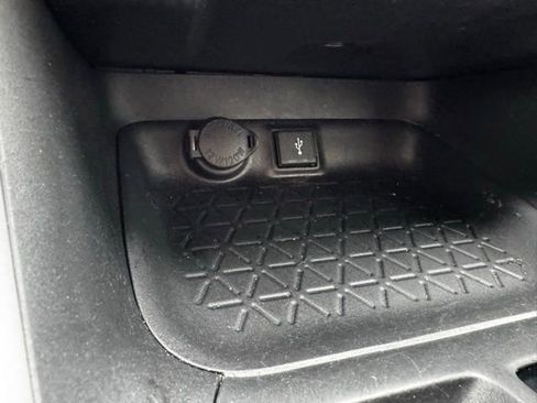 Used 2021 Toyota RAV4 XLE image 24