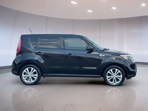 Used 2016 Kia Soul + FWD image 3