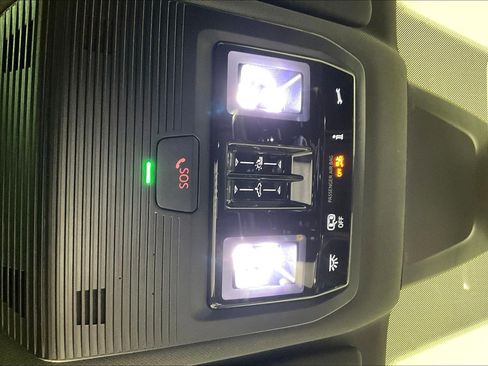 Used 2024 Volkswagen Atlas Cross Sport SEL Premium R-Line AWD/4WD image 35