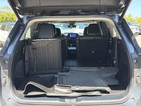 Used 2023 Toyota Highlander XLE AWD/4WD image 28