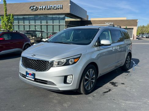 Used 2016 Kia Sedona SX image 2