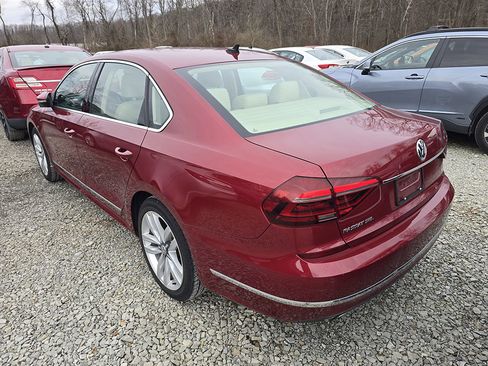 Used 2017 Volkswagen Passat 1.8T SEL Premium image 3