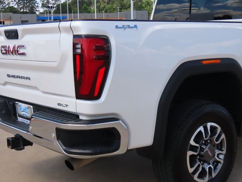 Used 2025 GMC Sierra 2500 SLT w/ SLT Convenience Package image 12