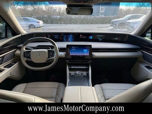 Used 2024 Lincoln Nautilus Reserve image 13