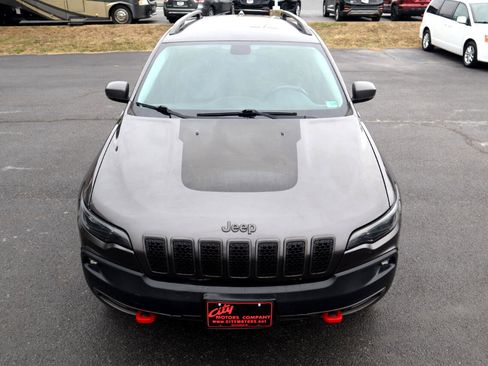 Used 2019 Jeep Cherokee Trailhawk image 4