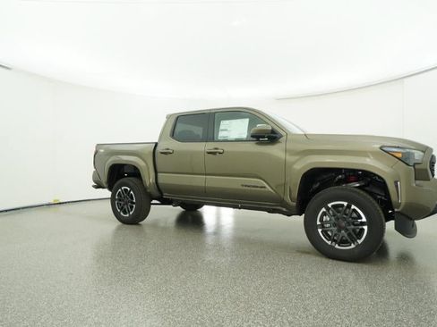 New 2025 Toyota Tacoma TRD Sport AWD/4WD image 28