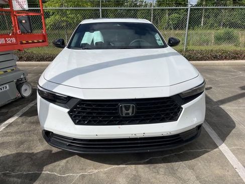 Used 2025 Honda Accord SE image 2