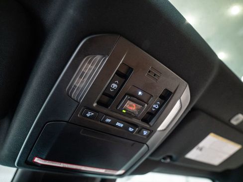 Used 2023 Toyota Highlander Platinum image 33