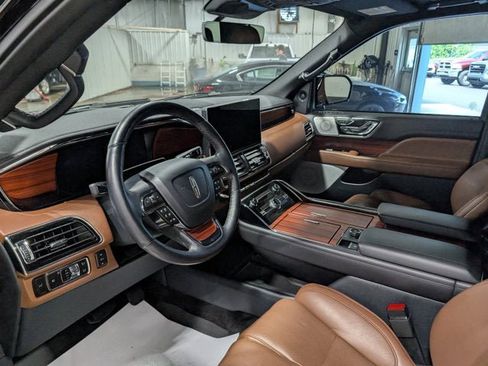 Used 2024 Lincoln Navigator L Reserve w/ Equipment Group 201A AWD/4WD image 15