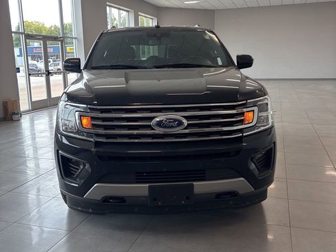 Used 2020 Ford Expedition XLT image 2
