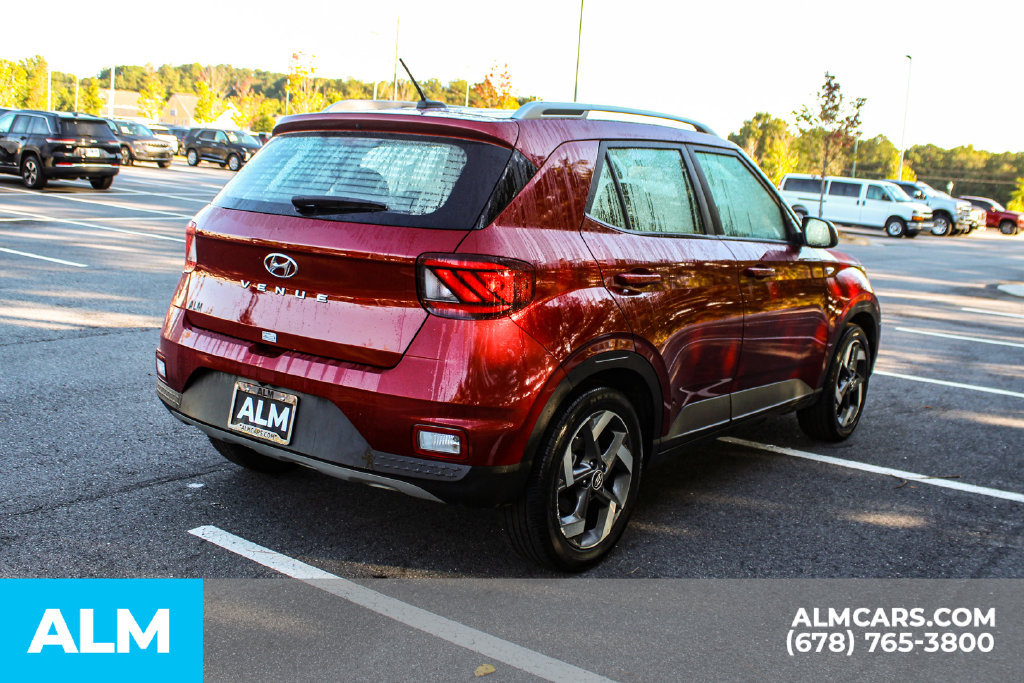 Used 2025 Hyundai Venue SEL FWD image 5
