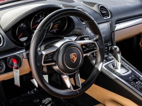 Used 2017 Porsche 718 Boxster image 13