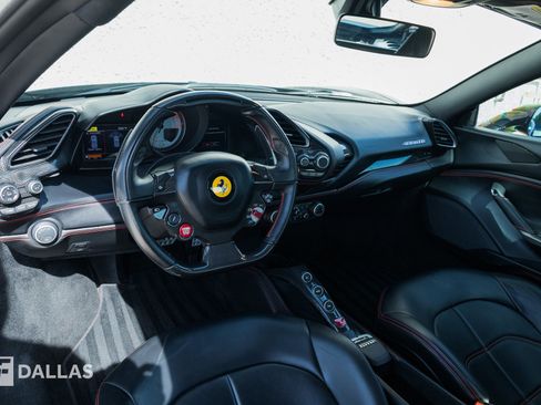 Used 2019 Ferrari 488 GTB RWD image 23