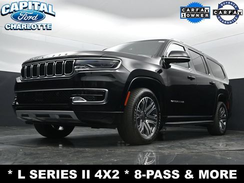 Used 2024 Jeep Wagoneer L Series II RWD image 23