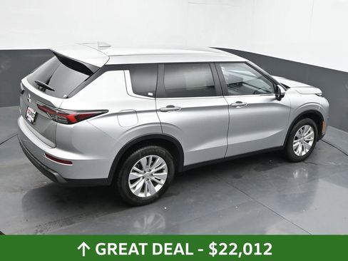 Used 2025 Mitsubishi Outlander ES image 44