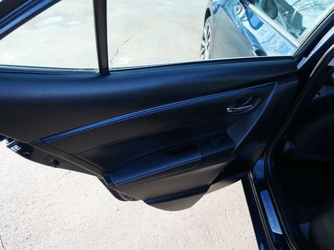 Used 2019 Toyota Corolla SE image 18