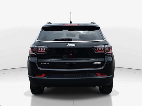 Used 2023 Jeep Compass Latitude AWD/4WD image 5