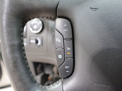 Used 2008 Cadillac DTS FWD image 34