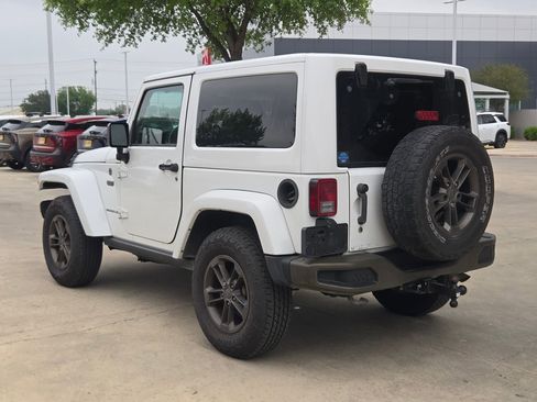 Used 2016 Jeep Wrangler Sahara AWD/4WD image 5