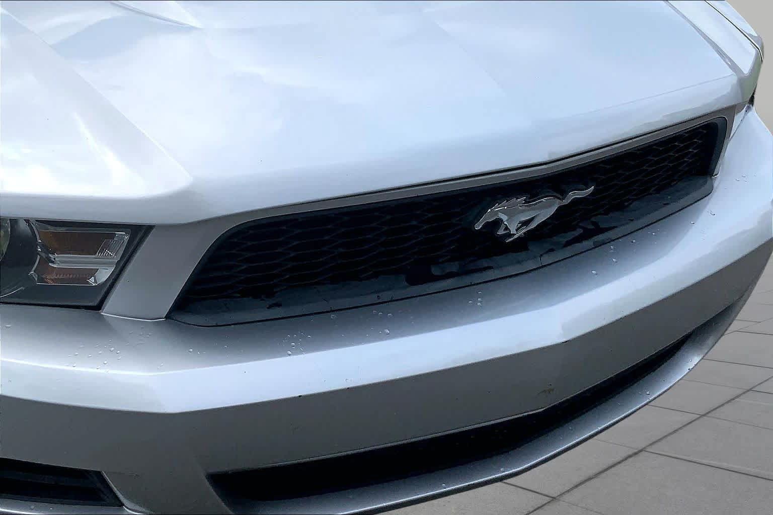 Used 2010 Ford Mustang Premium RWD image 24