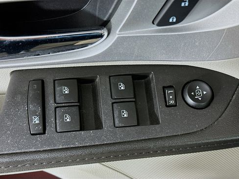 Used 2017 Chevrolet Equinox LT w/ Convenience Package image 15