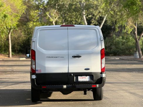 Used 2019 Ford Transit 250 130 Low Roof RWD image 4