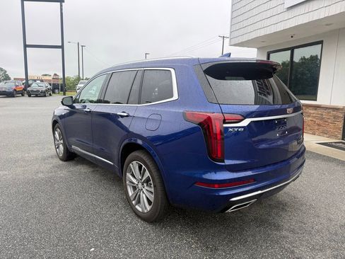 Used 2025 Cadillac XT6 Premium Luxury FWD image 6