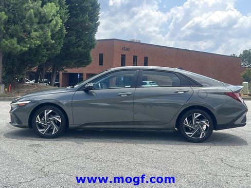 Used 2025 Hyundai Elantra Sport FWD image 24