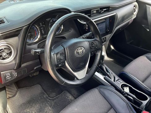 Used 2019 Toyota Corolla SE image 17