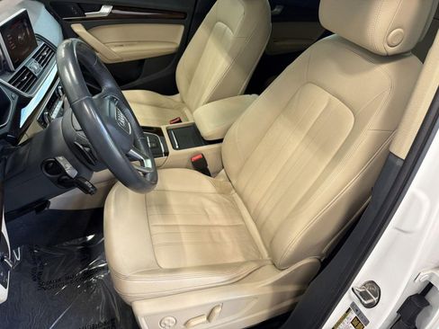 Used 2019 Audi Q5 2.0T Premium Plus w/ Premium Plus Package AWD/4WD image 5