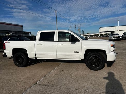 Used 2018 Chevrolet Silverado 1500 LT w/ Texas Edition image 6