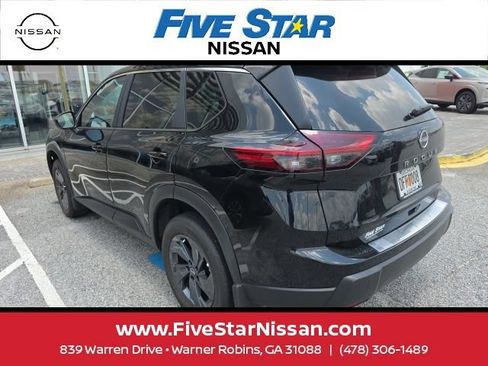 Used 2026 Nissan Rogue SV FWD image 7