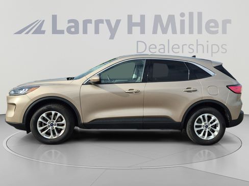 Used 2021 Ford Escape SE w/ Convenience Package AWD/4WD image 2